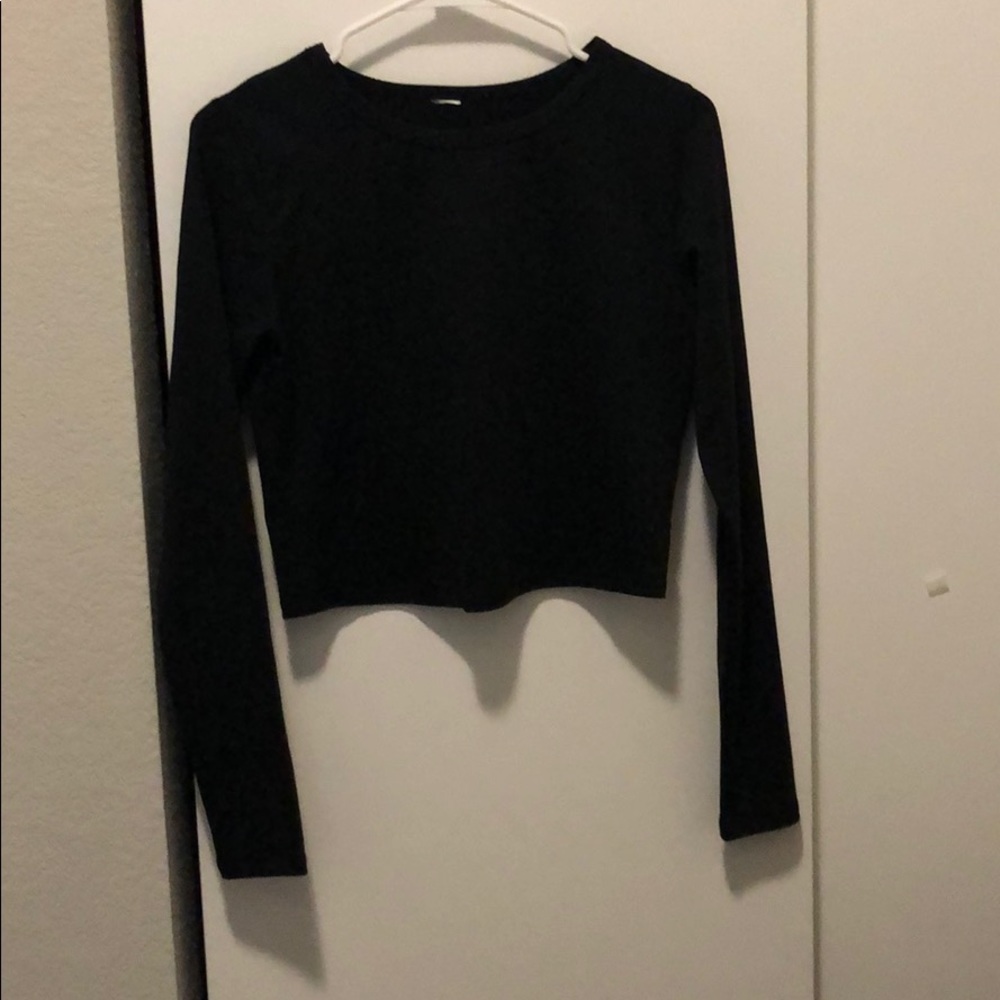 Fabletics Black Long Sleeve Crop Top